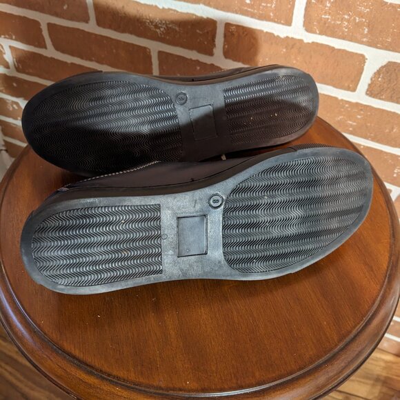 Luxurious Republic of Leather Shoes - Picture 2 of 7